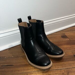 Universal Thread Women's Black Pre Owned Pearl Chelsea Boots in Size 7